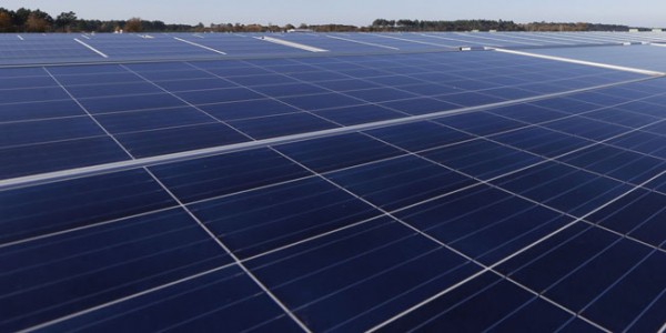 PRVI PARLAMENT NA SVIJETU KOJI U POTPUNOSTI RADI NA ENERGIJU SUNCA