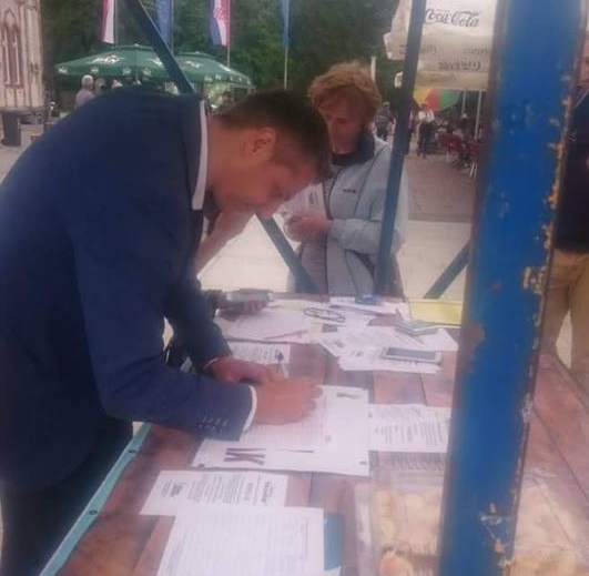 Stjepan Kovač potpisuje peticiju za izmjenu Ovršnog zakona