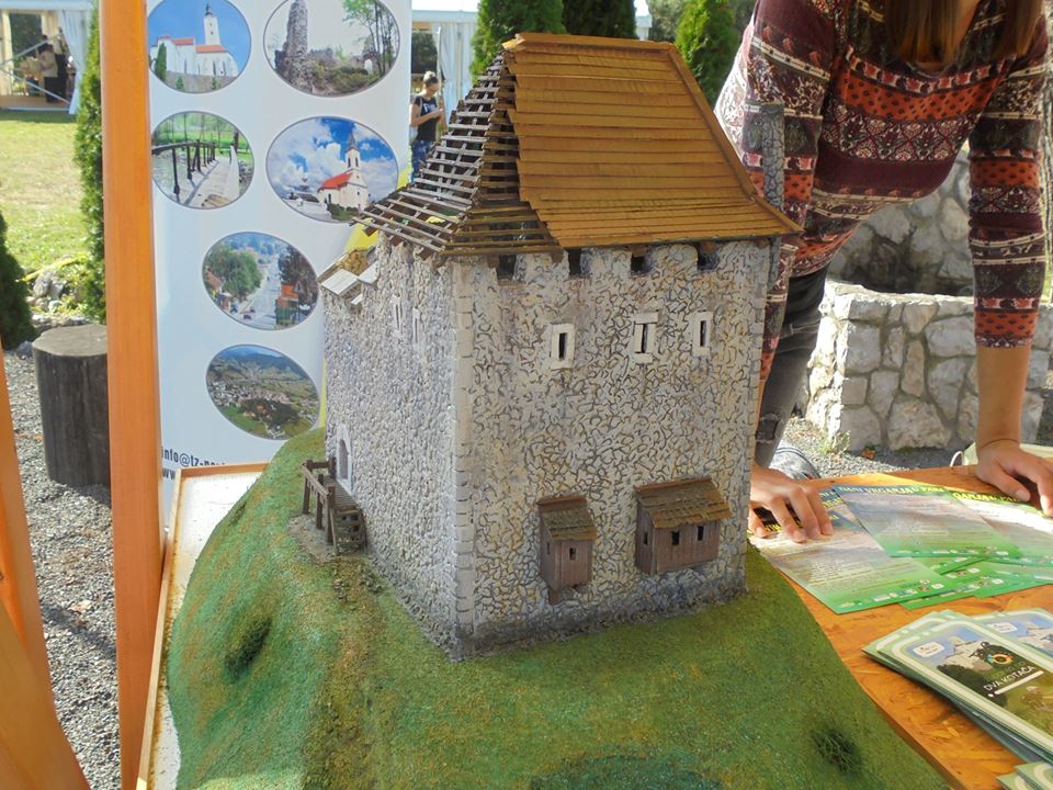Maketa utvrde Paka,utvrda iz 13. stoljća, služila u obrani od Mongola...