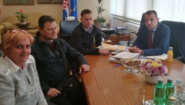 Pojedinim nepismenim novinarima i građanima Hrvatske s one strane Drave