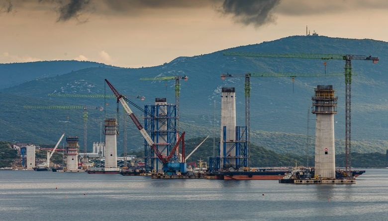 Završetak Pelješkog mosta kasni najmanje tri mjeseca, zapela je i gradnja ceste