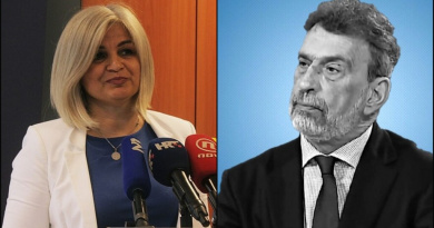 Skandal na maturi, ostavke u NCVVO-u