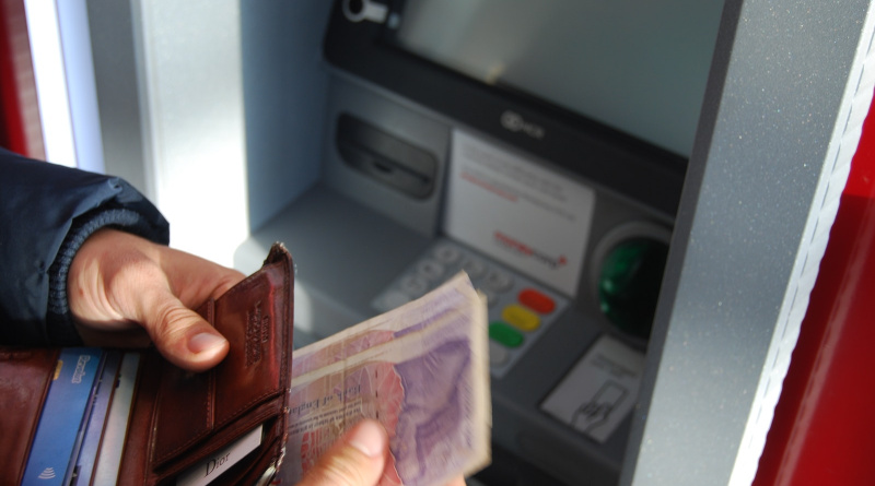 Dovoljno će biti da stanete pred bankomat da podignete novac (ipak morate imati novac na računu!)