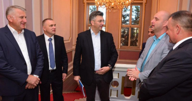 Četvorica veličanstvenih u društvu pete osobe koja opet ništa nije znala