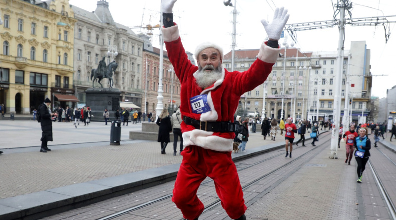 Zagreb Advent Run utrku istrčalo gotovo 3000 sudionika u božićnim kostimima za plemenit cilj