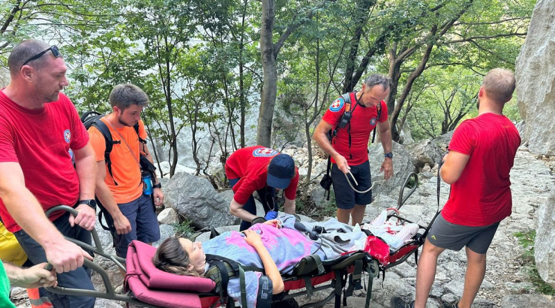 Turistkinja se popela na Velebit, pa rodila - Morao je spašavati HGSS!