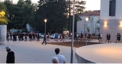 Prosvjed branitelja zaustavio predstavu na festivalu „Nosi se“ u Benkovcu