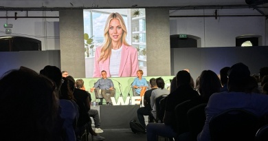 Prva hrvatska AI influencerica progovorila na Weekend Media Festivalu 2025.