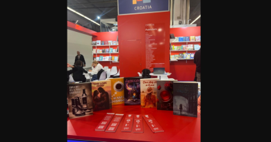 Konobar s olovkom dospio u Franfurt!!!