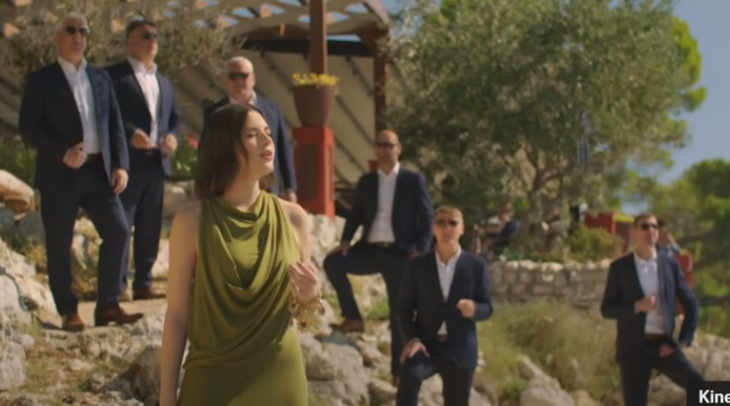 VIDEO: Mia Dimšić feat. Tomislav Bralić i klapa Intrade