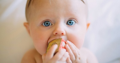 Što beba smije jesti za blagdanskim stolom? Savjeti nutricionistkinje i recepti